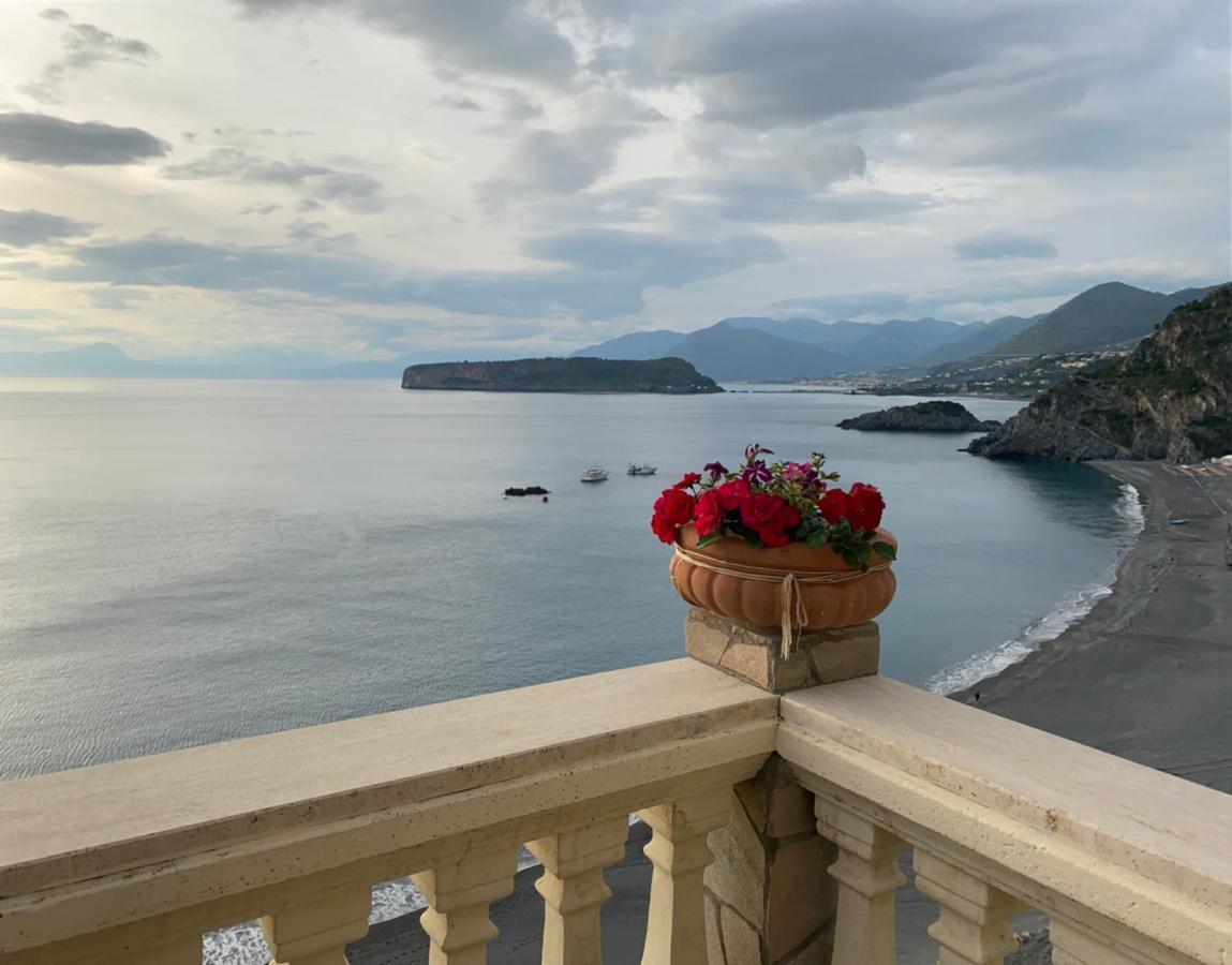 B&B Villa La Petra Сан-Нікола-Арчелла Екстер'єр фото