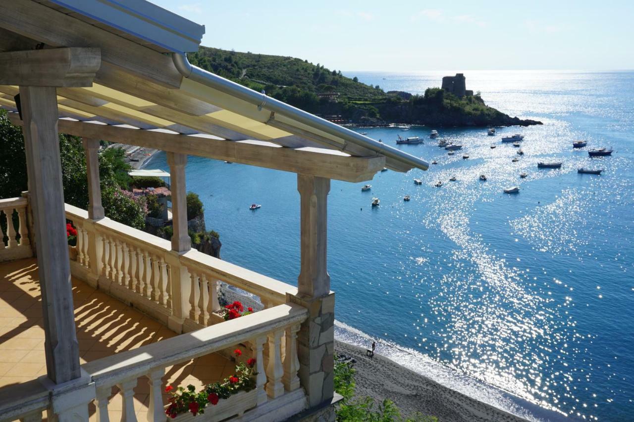 B&B Villa La Petra Сан-Нікола-Арчелла Екстер'єр фото